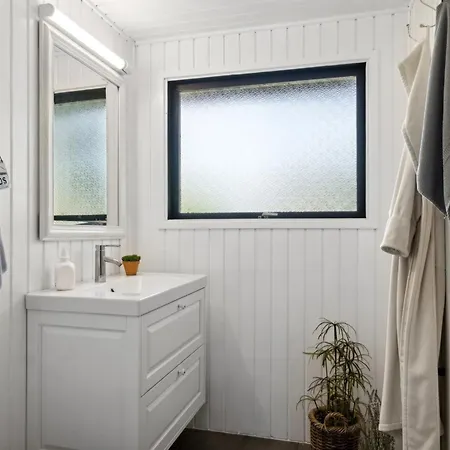 Holiday home Lavrans - 1km From The Sea By Interhome *