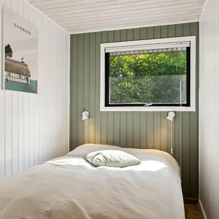 Lavrans - 1km From The Sea By Interhome